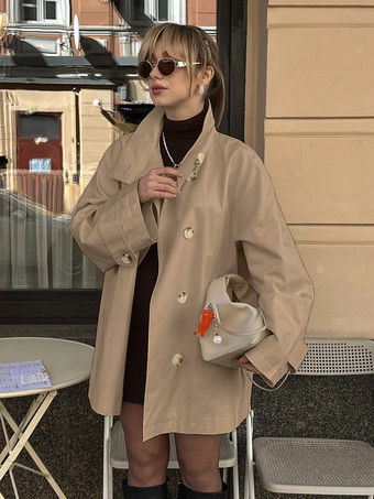 コットン混紡レディーストレンチジャケット - ミニマルなダブルブレスト、ワイドスリーブ、オーバーサイズフィット - 2026年春のカジュアルストリートウェア