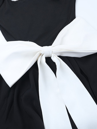 スクエアネックのレディースバブルミニドレス、大きなリボン付き - ブラック、長袖、エレガントなコントラスト - オードリースタイル、春のパーティウェア 2026