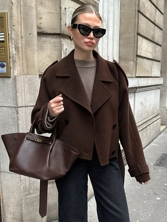 ブラウンダブルブレスト レディース ショートジャケット - シックなベルト付きクロップド丈 - 2026年春のカジュアルストリートウェア クワイエットラグジュアリー