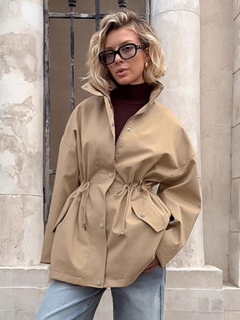 カーキ カーキ色のスタンドカラーのレディースウィンドブレーカージャケット - シックなドローストリングウエストのゆったりとしたフィット感 - 実用的なカーゴスタイル 2026年春のストリートウェア