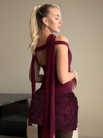 3Dローズペタルヘムバーガンディレディースミニドレス - スカーフ付きロマンティックボディコンドレス - コケットな美学サマーパーティー衣装2026