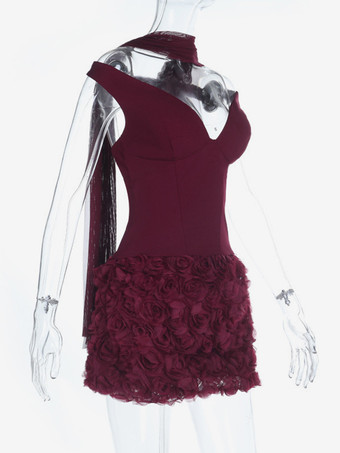 3Dローズペタルヘムバーガンディレディースミニドレス - スカーフ付きロマンティックボディコンドレス - コケットな美学サマーパーティー衣装2026