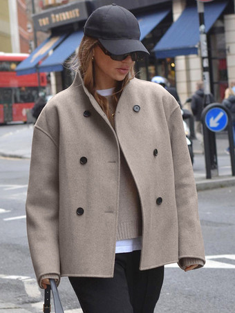 ダブルブレストのレディースショートコート - ミニマルなスタンドカラーのボックス型アウター - オールドマネー風の2026年春のストリートウェア