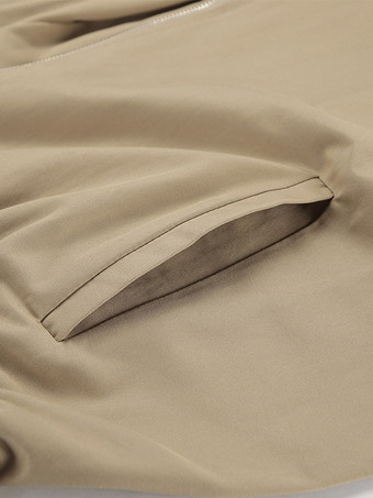 カーキ色の軽量レディースボンバージャケット - ミニマルな襟付きジップアップアウター - 静かなラグジュアリーな春のカジュアルストリートウェア 2026