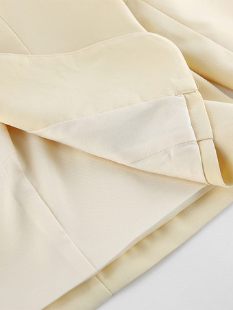 バターイエローのレディースクロップドブレザー - エレガントなバックルフロントラウンドネックジャケット - スリムフィットデートナイトコーデ2026