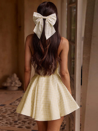 ギンガムチェックのコテージコアミニドレス（女性用） - イエローチェックのホルターネック、背中開きスケータードレス - 夏の誕生日パーティー 2026