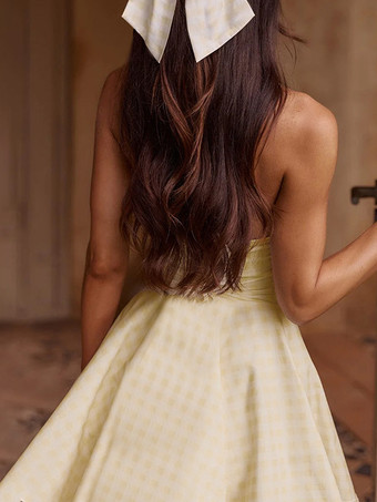 ギンガムチェックのコテージコアミニドレス（女性用） - イエローチェックのホルターネック、背中開きスケータードレス - 夏の誕生日パーティー 2026