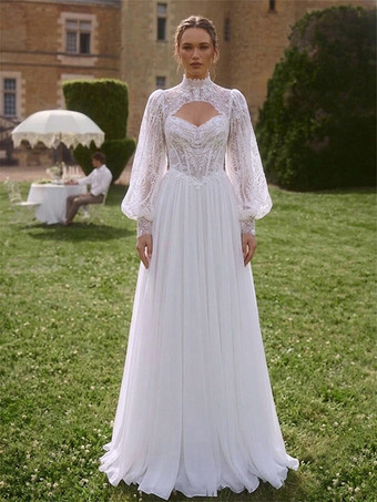 ホワイトツーピース ボヘミアン ウェディングドレス レースデザインのネックライン Aライン トレーン付き 機能的なボタン 長袖 ロング