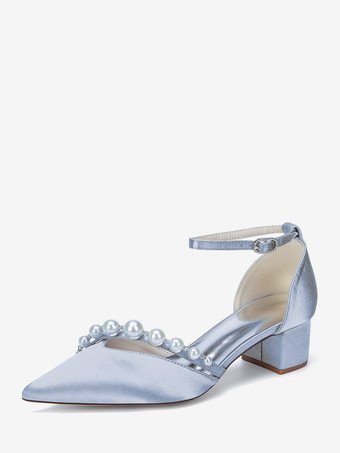 シルバー サテンのウェディングシューズ、ポインテッドトゥ、パール付き、アンクルストラップ、チャンキーヒールパンプス