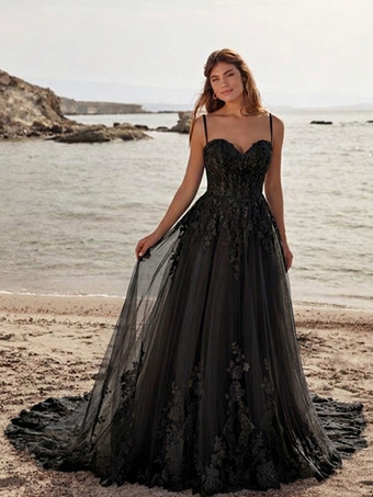 ブラック黒のウェディングドレス レース Aライン ノースリーブ ナチュラルウエスト アップリケ トレーン付き ブライダルガウン