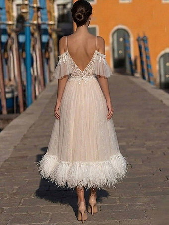 ショート丈ウェディングドレス　ティーレングス　Vネック　半袖　Aライン　ナチュラルウエスト　レースブライダルガウン