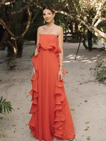 オレンジ プリーツ入りストラップレスレディースマキシチューブドレス - サイドフリル付き流れるようなロングガウン - 夏のビーチウェディングゲスト 2026