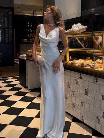 ホワイトサテンのレディースマキシドレス - エレガントなシルクスタイルのカウルネック、背中開き、ノースリーブのガウン - 夏のイブニングパーティー、プロム、2026年