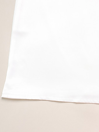 ホワイトサテンのレディースマキシドレス - エレガントなシルクスタイルのカウルネック、背中開き、ノースリーブのガウン - 夏のイブニングパーティー、プロム、2026年