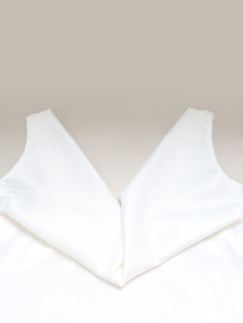 ホワイトサテンのレディースマキシドレス - エレガントなシルクスタイルのカウルネック、背中開き、ノースリーブのガウン - 夏のイブニングパーティー、プロム、2026年