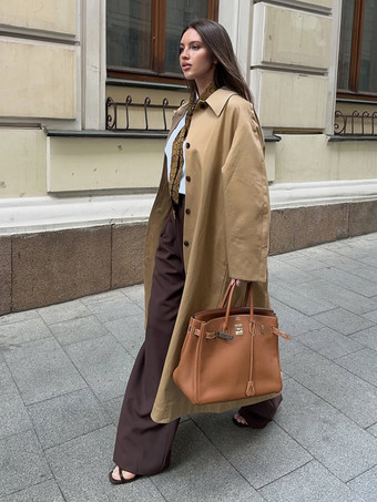 クラシックなロングトレンチコート（レディース） - カーキ色のミニマルなシングルブレストのリラックスフィットダストコート - 春のオフィスからディナーまで活躍するアウターウェア 2026