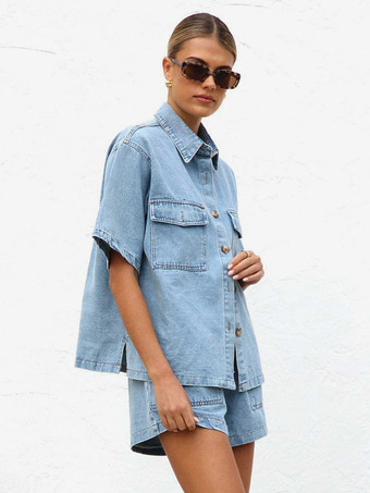 ミディアムウォッシュデニムのツーピースセット（レディース） - ドローストリングショーツとボタンアップシャツ - 夏のカジュアルバケーションコーデ 2026