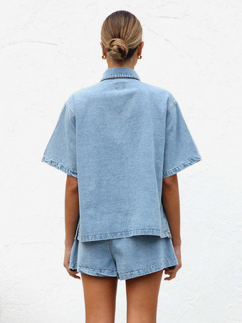 ミディアムウォッシュデニムのツーピースセット（レディース） - ドローストリングショーツとボタンアップシャツ - 夏のカジュアルバケーションコーデ 2026