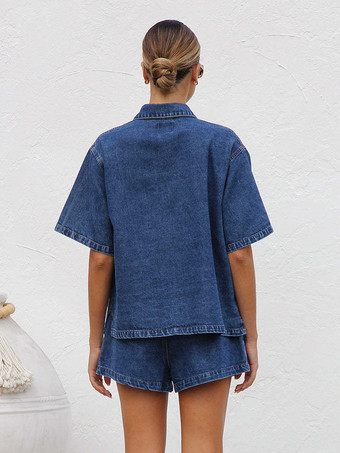 ミディアムウォッシュデニムのツーピースセット（レディース） - ドローストリングショーツとボタンアップシャツ - 夏のカジュアルバケーションコーデ 2026