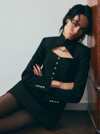 カットアウト長袖ミニドレス（女性用） - モックネックボタンディテールドレス - 春のデートナイトパーティー 2026