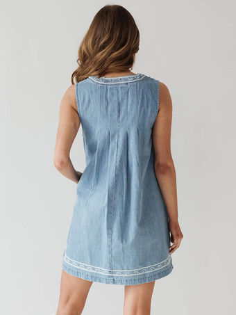 刺繍入りデニムミニドレス（レディース） - カジュアルなVネックタイフロントルーズベビードールサマードレス（ポケット付き） - 夏のビーチバケーション2026