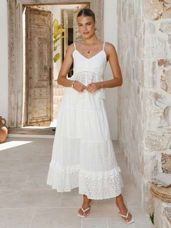 アイレットコットンツーピースセット（レディース） - ホワイトボヘミアンキャミソールとティアードマキシスカート - サマービーチパーティー2026