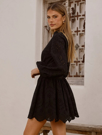 アイレット長袖ミニドレス（レディース） - ボヘミアン風スモックウエストフレア裾スケータードレス - 2026年春のビーチバケーション