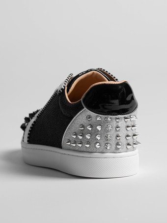 ブラック メンズ スケートスニーカー ラウンドトゥ スタッズ付き レースアップ カジュアルシューズ