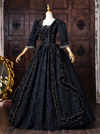 黒のヴィクトリアンロココ調レディースドレス、フレア袖、フリル飾り、マキシ丈、歴史的なドレス
