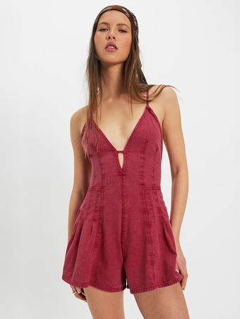 バーガンディー背中開きウォッシュドデニムロンパース（レディース） - グランジ風Vネッククロスストラッププレイスーツ（ポケット付き） - サマーミュージックフェスティバル2026