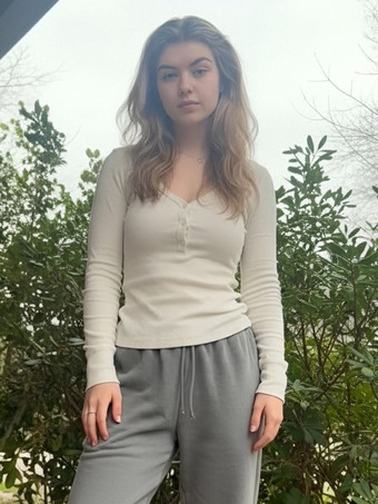 リブ編みヘンリーシャツトップス（レディース） - カジュアルVネック長袖スリムフィットボタンフロントジャージーTシャツ - 春のデイリーウェア 2026