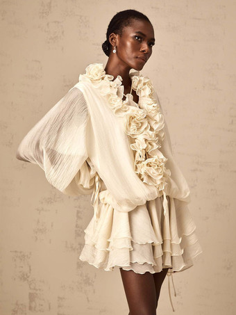 フリルレイヤードミニドレス（レディース） - ボヘミアン風ランタンスリーブフラワーVネックスケータードレス（ショートパンツ付き） - 2026年春のパーティー