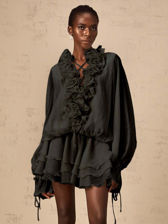 ブラック フリルレイヤードミニドレス（レディース） - ボヘミアン風ランタンスリーブフラワーVネックスケータードレス（ショートパンツ付き） - 2026年春のパーティー