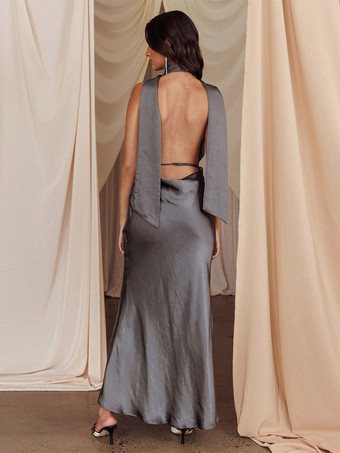 サテンホルターネックマキシドレス（女性用） - エレガントな背中開きディープVネックマーメイドガウン（スカーフ付き） - 2026年夏の結婚式ゲスト向け