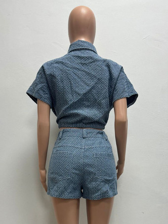 レディース用ワッフルデニム2点セット - ブルーの半袖タイフロントクロップトップとショートパンツのセットアップ - 2026年夏のカジュアルコーデ