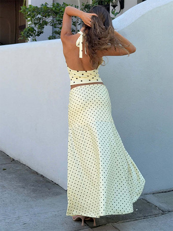 水玉模様のツーピースセット（レディース） - ホワイトのホルターネックトップスとフリル付きローハイマキシスカート - 2026年夏のビーチバケーション