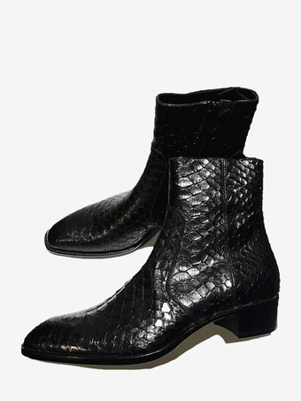 ブラック ブラックの本革製ブーティ、ラウンドトゥ、レースアップアンクルブーツ