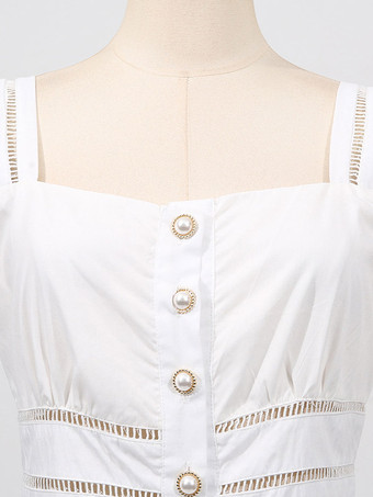 Robe longue blanche cintrée et élégante avec détails en dentelle parfaite pour les événements formels.