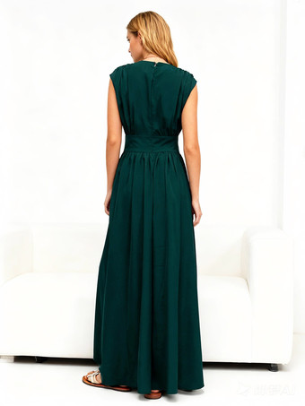 Robe de soirée vert émeraude cintrée et élégante avec jupe plissée parfaite pour les événements formels.
