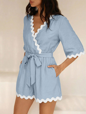 Combinaison bleue à col V manches courtes sans bretelles en viscose coupe droite idéale pour l'été.