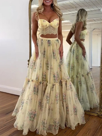 Ensemble deux pièces jupe sans manches à bretelles en dentelle chic imprimée abricot et col montant.