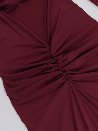 Robe de soirée bordeaux à manches longues épaules dénudées et dos nu