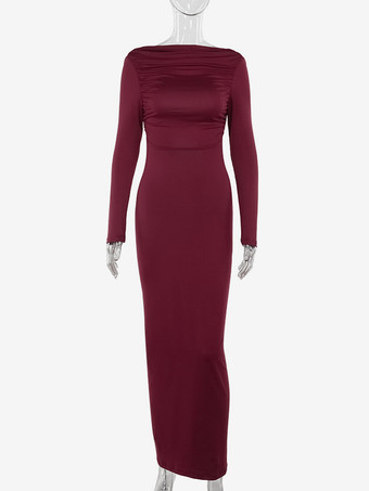 Robe de soirée bordeaux à manches longues épaules dénudées et dos nu