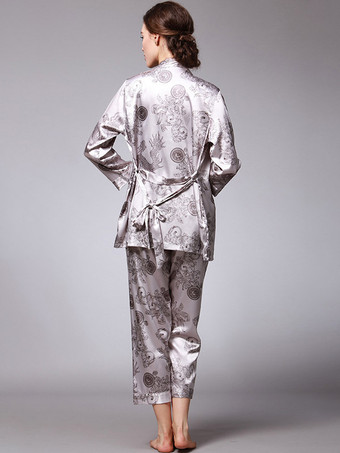 Vêtements d'intérieur à col rabattu et manches longues aspect soie