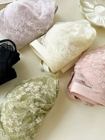 Soutien-gorge triangle en dentelle florale sans armatures disponible en 3 couleurs