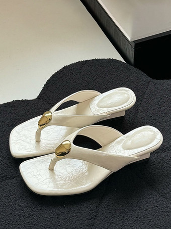 Sandales à talons compensés et détails métalliques pour femmes