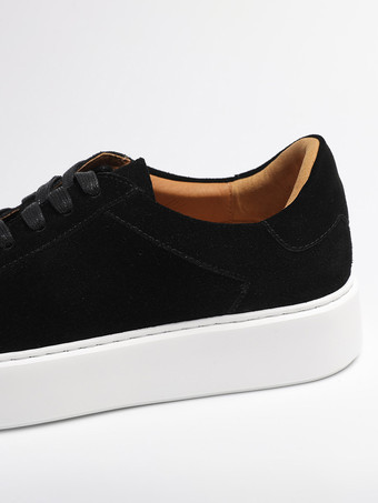 Baskets décontractées noires en daim de vachette bout rond lacets style skate