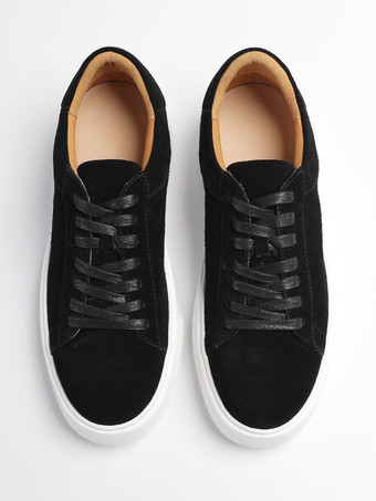 Baskets décontractées noires en daim de vachette bout rond lacets style skate