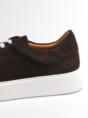 Baskets décontractées noires en daim de vachette bout rond lacets style skate