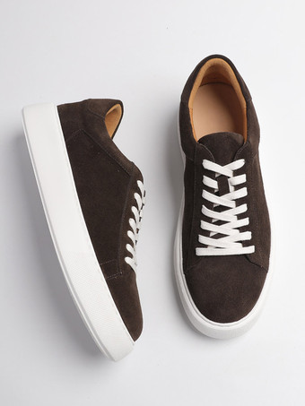 Baskets décontractées noires en daim de vachette bout rond lacets style skate